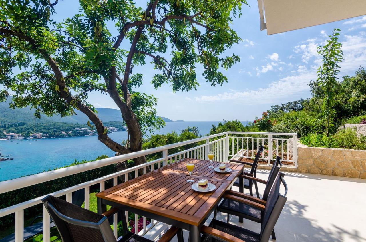 Apartments Sara โมลูนัท ภายนอก รูปภาพ
